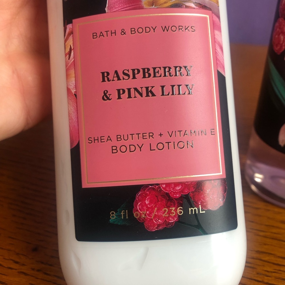 🌷NWT Bath & Body Works Raspberry & Pink Lily💐 - Picture 2 of 5